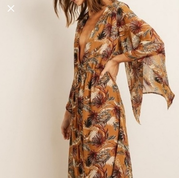 STORIA Palm Leaf Maxi Dress with Flowy Sleeves - Picture 3 of 8